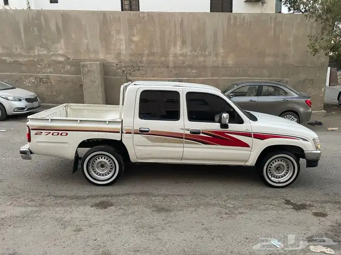 للبيع هايلكس 2001 7