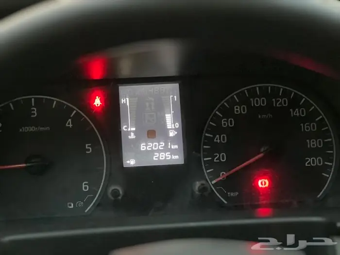 باص نيسان اورفان ممشى قليل نظيف جدا للبيع 11