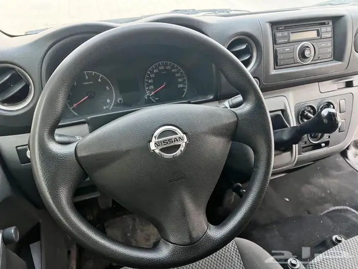 باص نيسان اورفان ممشى قليل نظيف جدا للبيع 14
