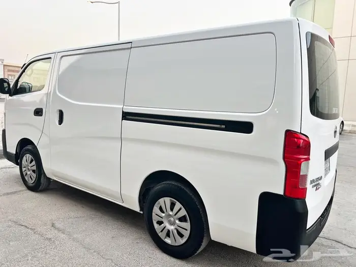 باص نيسان اورفان ممشى قليل نظيف جدا للبيع 6