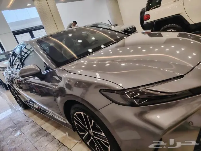 كامري 2025 LE هايبرد. تيتانيوم 2