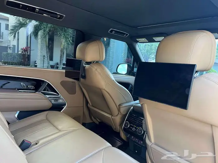 2023 Land Rover Range Rover SE LWB 7-Passenger 11