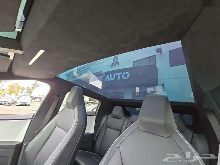 2024 Tesla Cybertruck Crew Cab Medium Bed 9