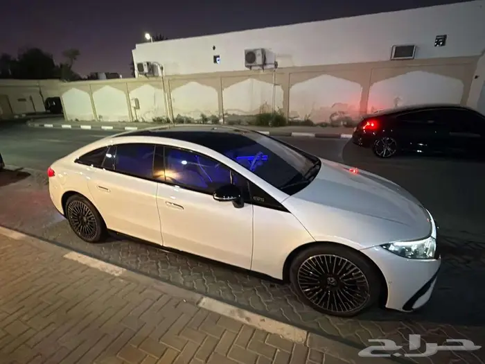 Mercedes EQS580 2022 4