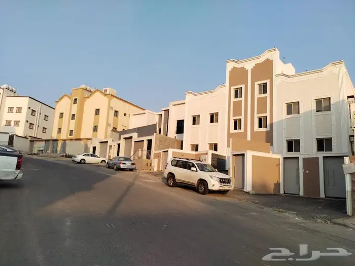 للبيع شقه في أبها حي البديع 2