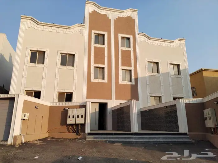 للبيع شقه في أبها حي البديع 4