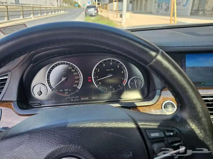BMW 740 2011 2