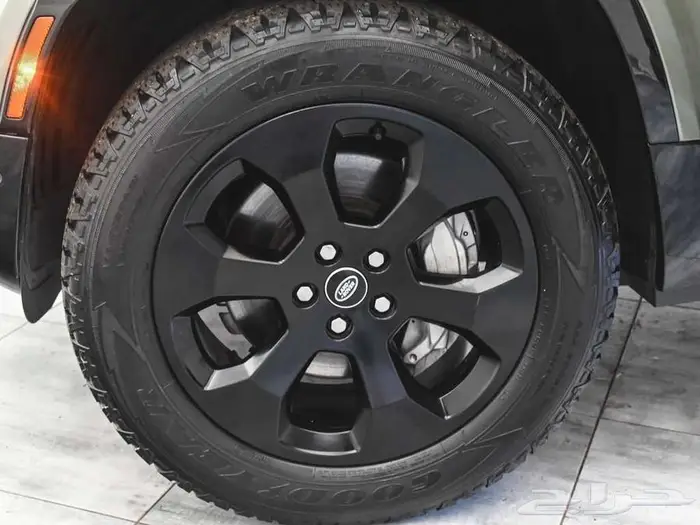 2023 Land Rover Defender 110 X-Dynamic SE 13