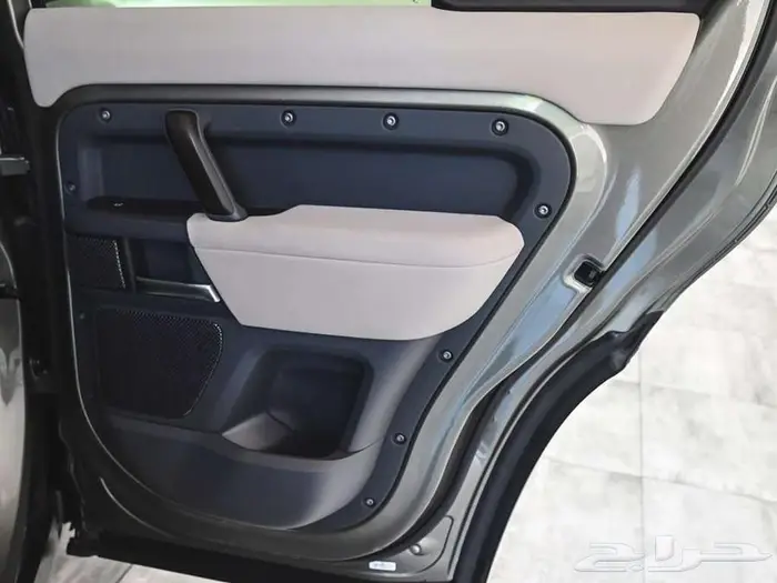 2023 Land Rover Defender 110 X-Dynamic SE 11