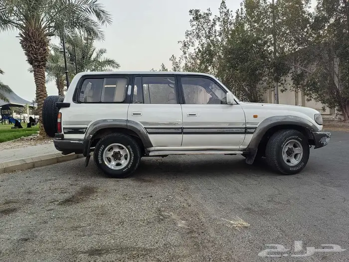 لاندكروزر 1996 VXR فل كامل 5