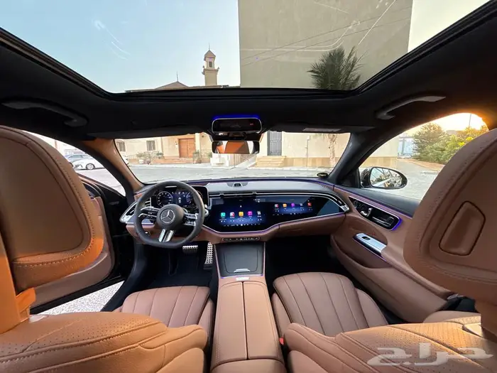 مرسيدس - E 200 - 2026 - اصفار - 3 شاشات - جديدة - ضمان 10