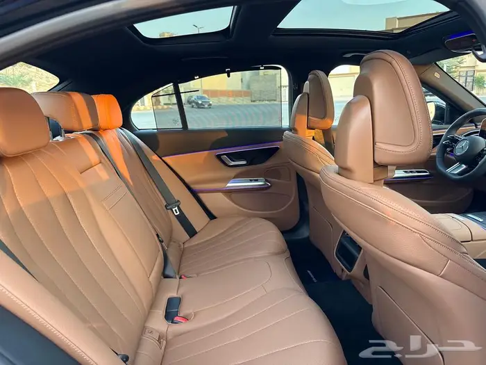 مرسيدس - E 200 - 2026 - اصفار - 3 شاشات - جديدة - ضمان 6