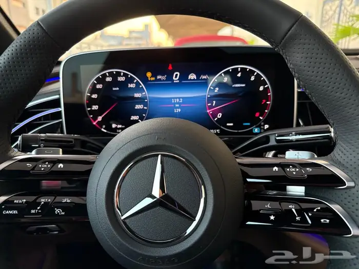 مرسيدس - E 200 - 2026 - اصفار - 3 شاشات - جديدة - ضمان 13