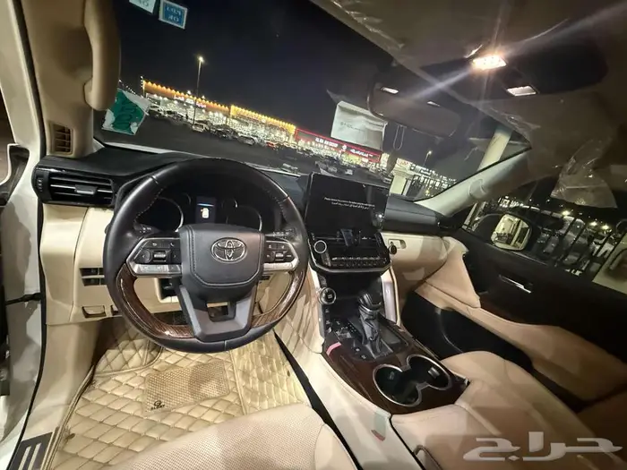 لاندكروزر 2024 GXR-L5 فل كامل سعودى ممشى 48500 الف 7