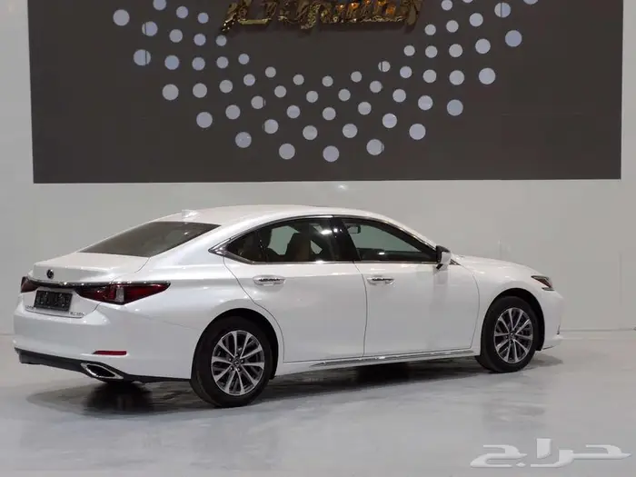 لكزس ES350 فئة CAبريمى ابيض 2025 باقل الاسعار 1