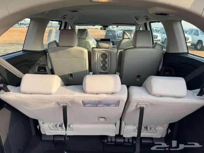 هوندا اوديسي LX موديل 2025 - اللون - ابيض - رمادي 3