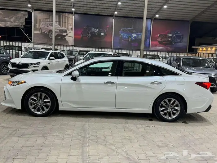 تويوتا أفالون 2021 XLE 3