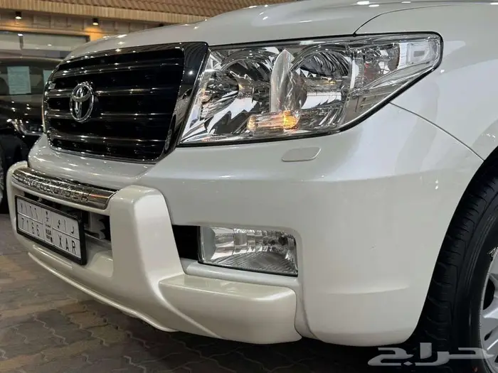 للبيع لاندكروزر GXR-3 2011 فل ابشن سعودي فئة 60 عام 5