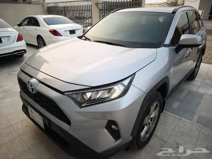 تويوتا راف فور 2019 بحاله الجديد جميع الصيانات بالوكالة 8