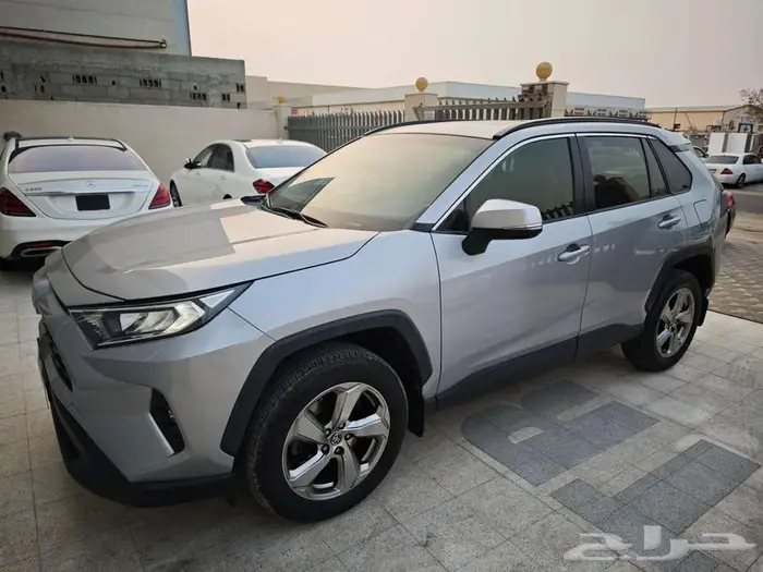 تويوتا راف فور 2019 بحاله الجديد جميع الصيانات بالوكالة 4