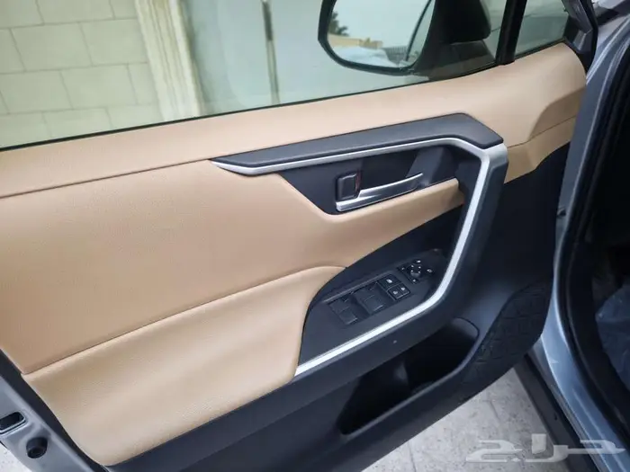 تويوتا راف فور 2019 بحاله الجديد جميع الصيانات بالوكالة 15