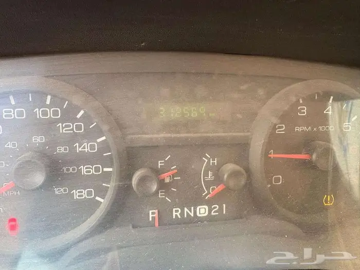 فورد فكتوريا مديل 2012 4