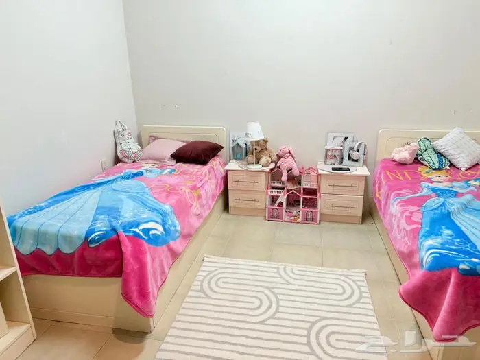 غرفة نوم مكونة من 8 قطع 1