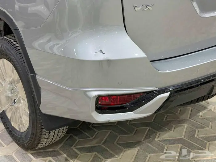 فورتشنر 6 سلندر 2025 بنزين (عليها ملاحظة خفيفة) بطاقة جمركية 27