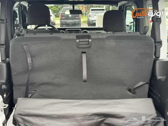 2022 جيب رانجلر سبورت 4