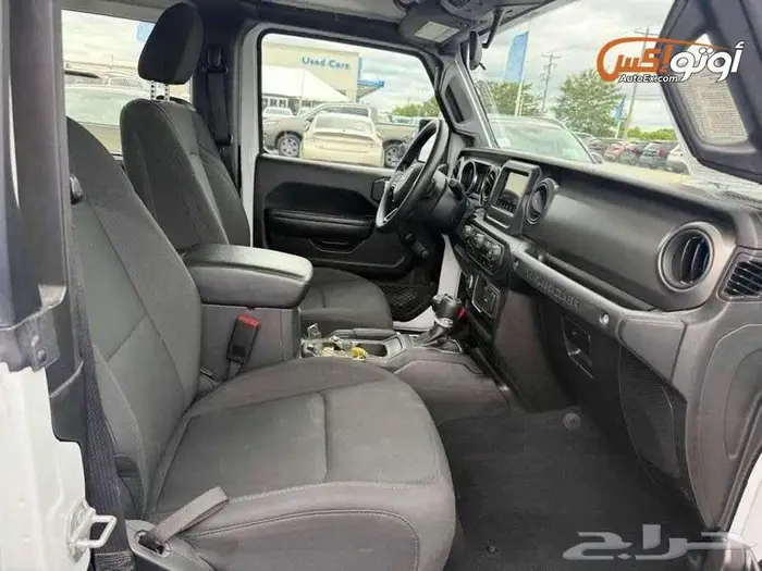 2022 جيب رانجلر سبورت 5