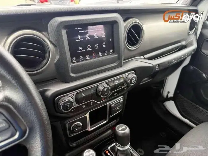 2022 جيب رانجلر سبورت 15