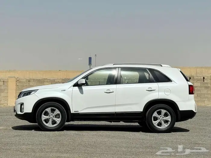 كيا سورنتو 2015 3