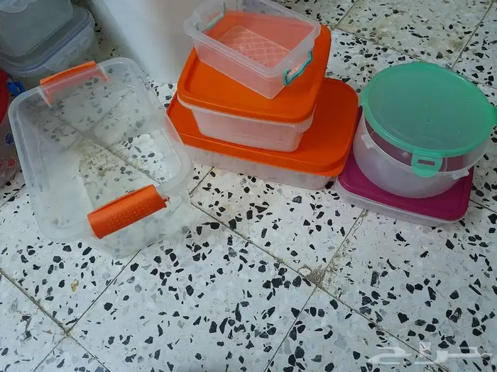 أدوات مطبخ كامله للبيع مع مجلس ومساند للاستىاحات الباحه 51