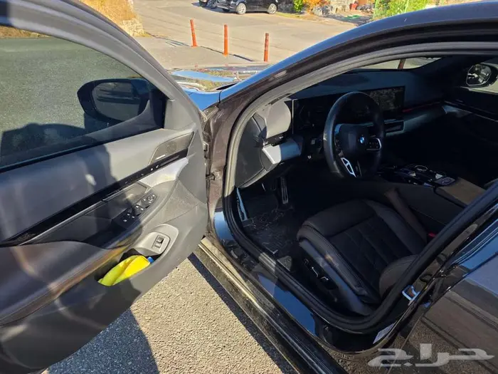 بي ام الفئة الخامسة 520 - BMW520I 2024 7