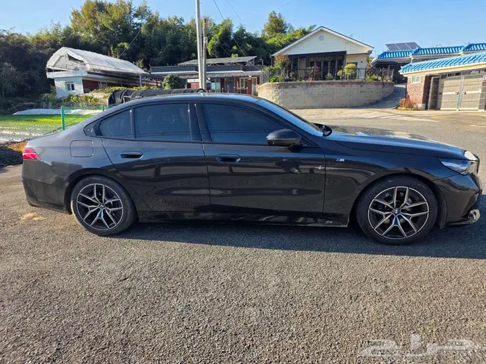 بي ام الفئة الخامسة 520 - BMW520I 2024 6
