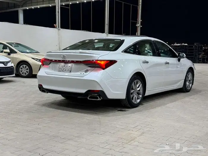 تويوتا أفالون 2021 XLE 6