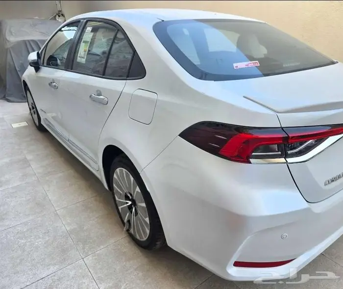 كورولا 2025 xli 2.0 سعودية فتحة وبصمة وكاميرات محيطية 3