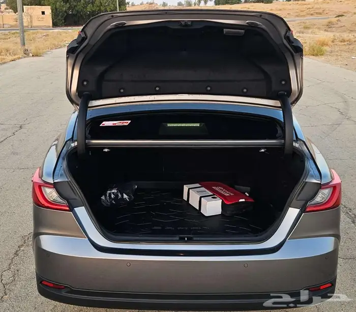 تايوتا كامري LE2025سعودية تيتانيوم غاية المستخدم 8