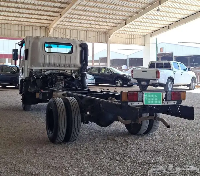 ايسوزو دينا شاص 5 متر قير عادي 2013 7