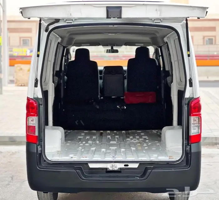 باص نيسان اورفان ممشى قليل نظيف جدا للبيع 7