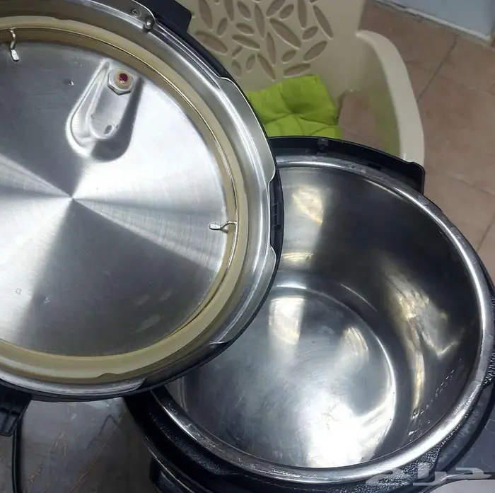 اثاث بيت وأجهزة للبيع بداعي السفر كنب غرفة نوم براد غاز 54