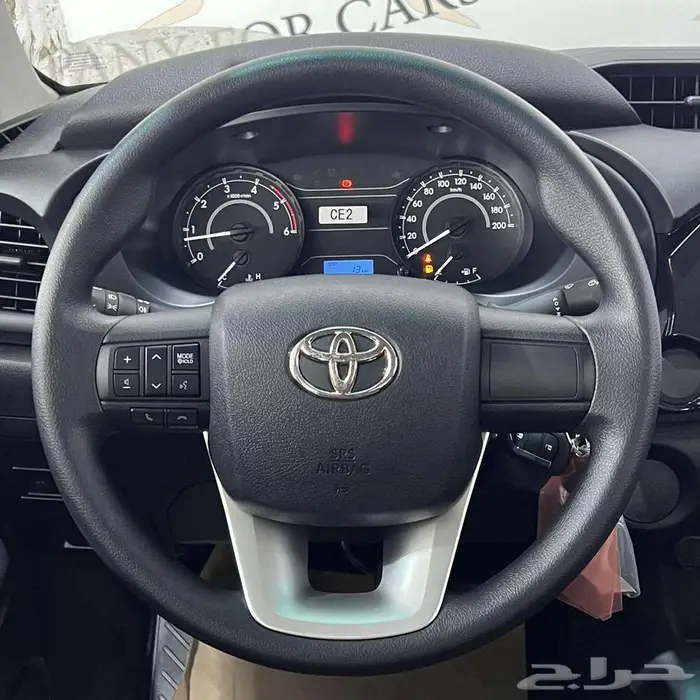 هايلوكس GL م2.4 غمارتين بدون دبل ديزل قير عادي 2025 عرض خاص 9