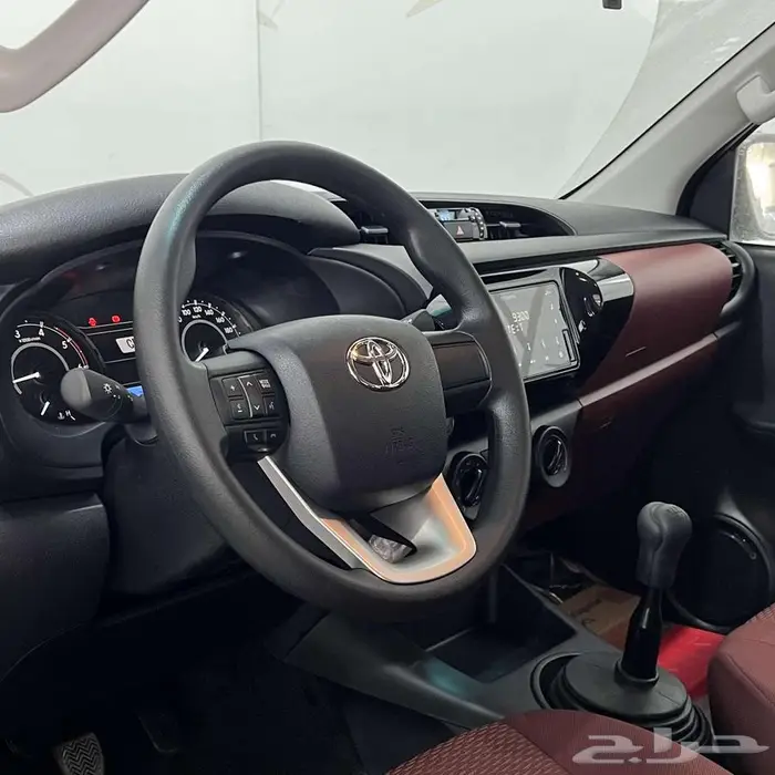 هايلوكس DLX م2.4 سلق دبل ديزل قير عادي او تماتيك2025 عرض خاص 6