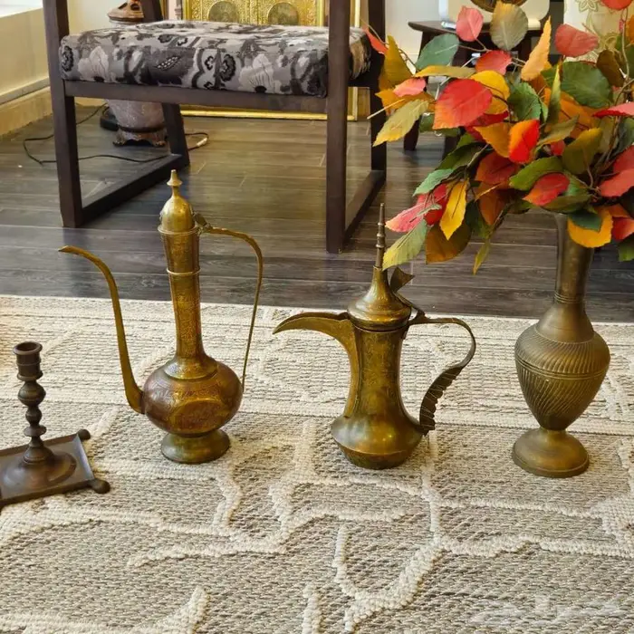 اثاث بيت وأجهزة للبيع بداعي السفر كنب غرفة نوم براد غاز 17