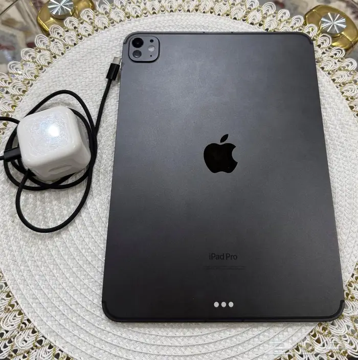 ايباد 11 برو M4 شبه الجديد 0