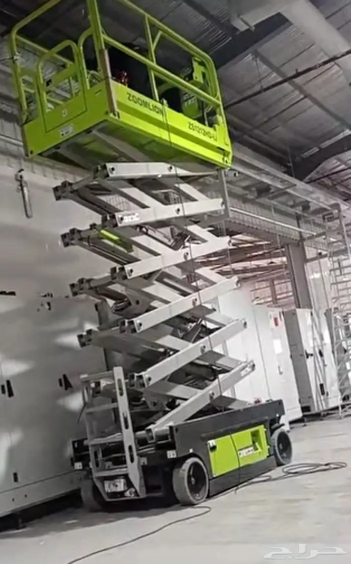 متوفر سيزرلفت مانلفت للايجار باحدث الموديلات 3