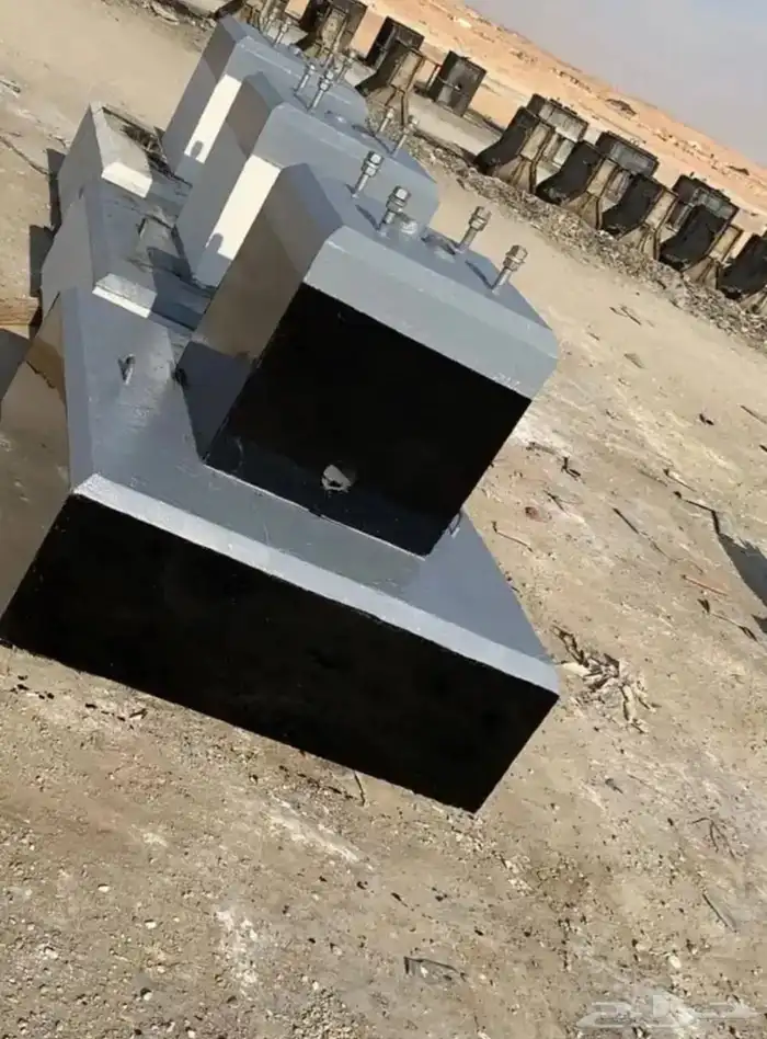 حواجز خرسانية نيوجرسي قواعد أعمدة انارة 26