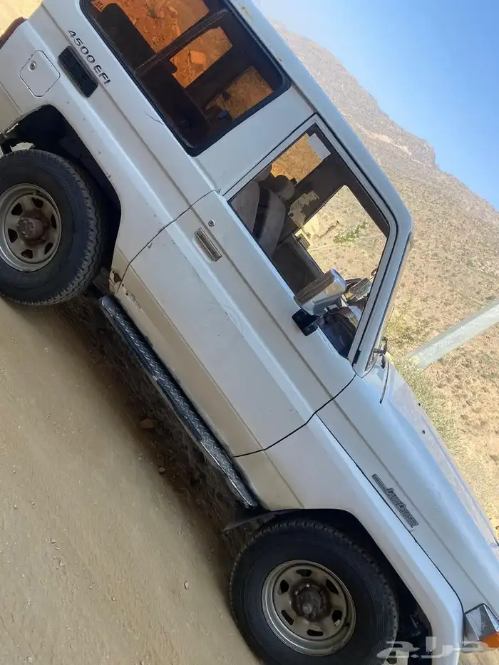 جيب ربع موديل 1989 ماشي 471000 4