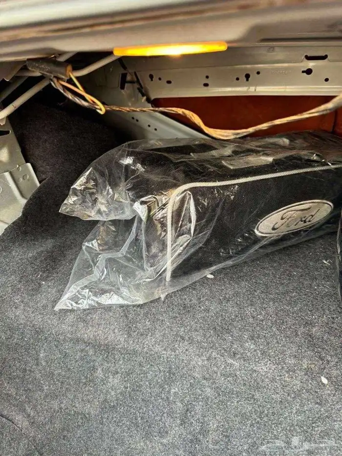 فورد كروان فكتوريا بوليسي اغراض الوكاله ماشالله تبارك الله 8