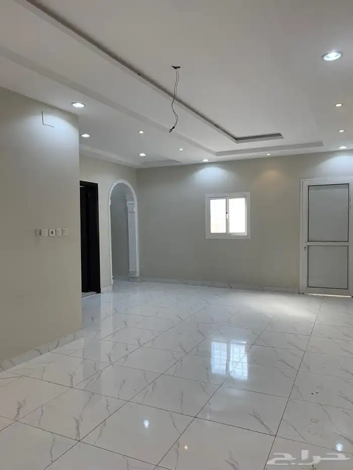 شقة للأيجار ملحق 3 غرف في القرينية ب 22000 7